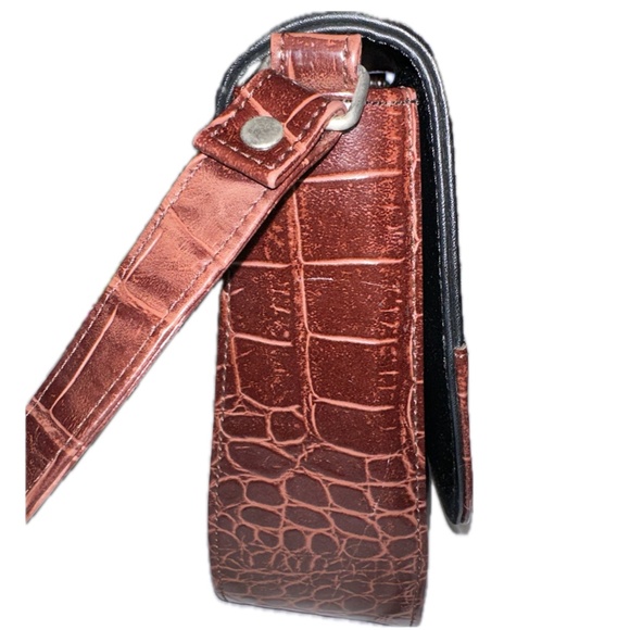 Unbranded Black Flap Crossbody Purse with Silver Tone Hardware - Picture 3 of 10